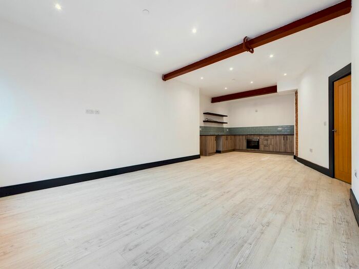 2 Bedroom Flat To Rent In Kings Buildings, City Centre, Swansea, SA1