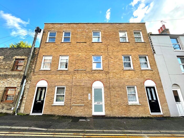 2 Bedroom Flat To Rent In Turner Street, Ramsgate, CT11
