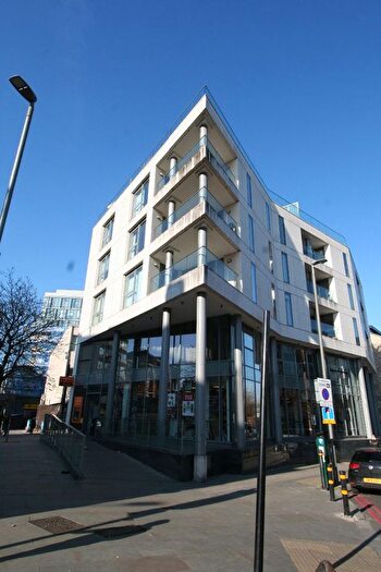 2 Bedroom Flat To Rent In Vantage Apartments, Upper Richmond Road, London, SW15