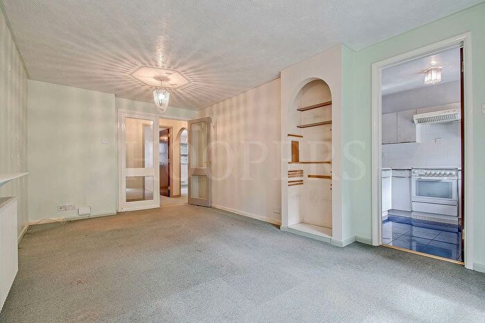 2 Bedroom Flat For Sale In Swallow Drive, London, NW10