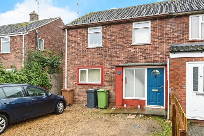 3 Bedroom Semi-Detached House For Sale In Tennyson Road, Peterborough, PE1