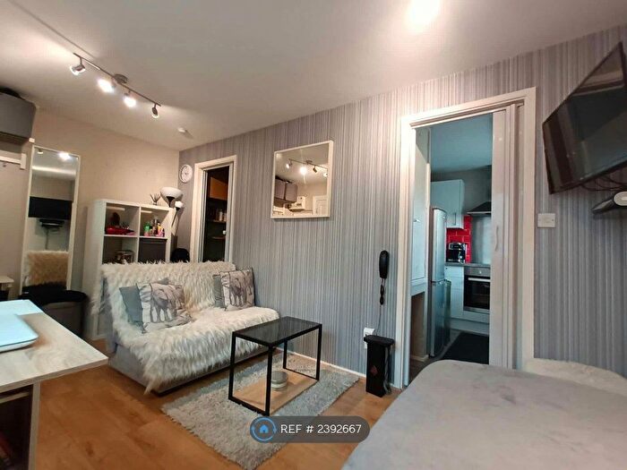 Studio To Rent In Forest Rise, Milton Keynes, MK6