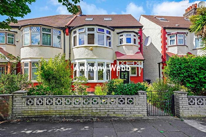 5 Bedroom Semi Detached House For Sale In Connaught Gardens, Palmers Green, N13