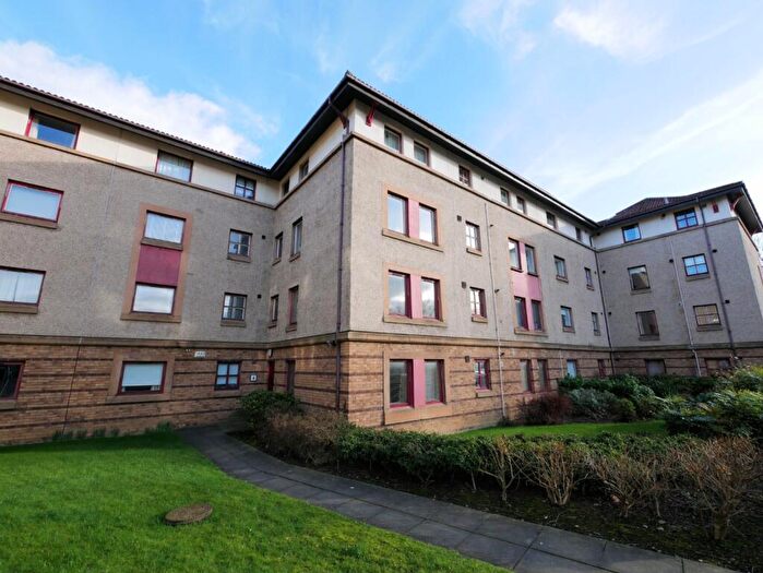2 Bedroom Flat To Rent In North Werber Place, Edinburgh, EH4