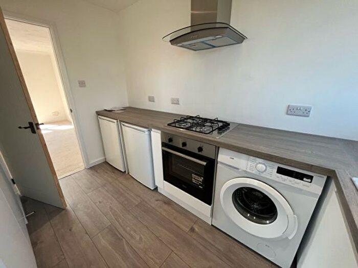 2 Bedroom Flat To Rent In Firmstone Road, Winchester, SO23