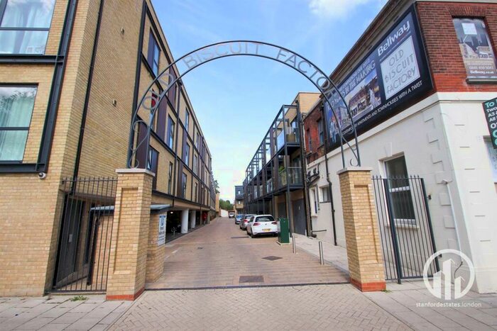 2 Bedroom Flat To Rent In Chiltonian Mews, Hither Green, London, SE13