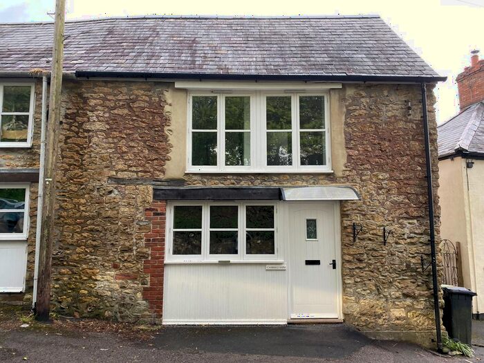 2 Bedroom Cottage To Rent In The Square, Broadwindsor, DT8