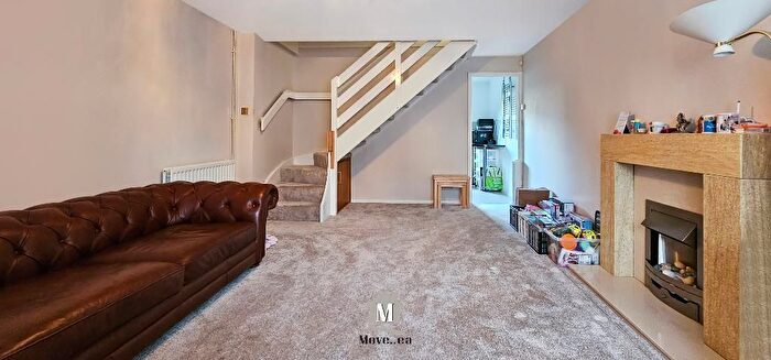 2 Bedroom End Of Terrace House For Sale In Avebury, Slough, SL1