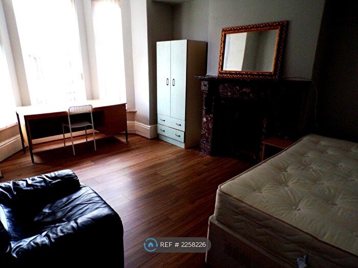8 Bedroom Terraced House To Rent In Mauldeth Road, Manchester, M20