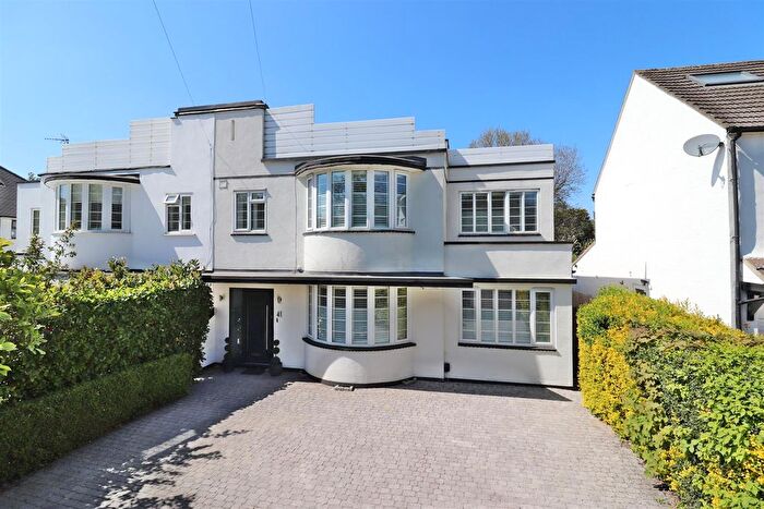 4 Bedroom Semi-Detached House For Sale In Harpenden Road, St. Albans, AL3