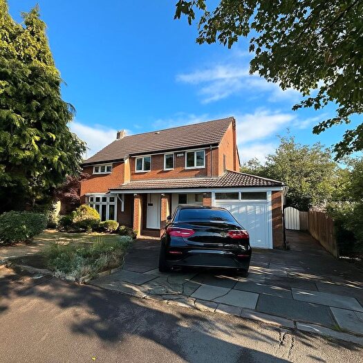 4 Bedroom Property To Rent In Borrowdale Avenue, Gatley, Cheadle, SK8