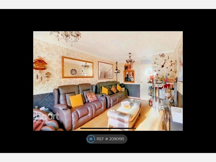 3 Bedroom Terraced House To Rent In London, London, SE15