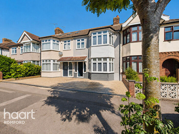 3 Bedroom Terraced House For Sale In Horace Avenue, Romford, RM7