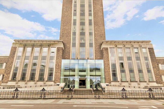 1 Bedroom Flat To Rent In Great West Road, Brentford TW8