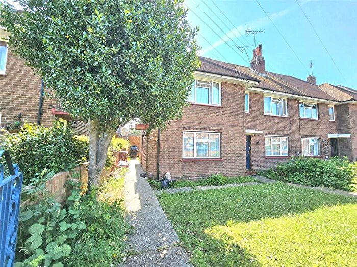 2 Bedroom Maisonette To Rent In Chelmsford Avenue, Romford, RM5