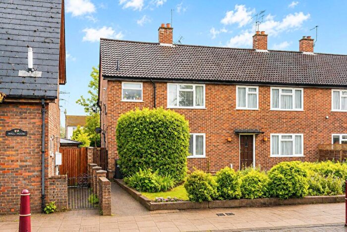 2 Bedroom Maisonette For Sale In High Street, Stanstead Abbotts, SG12