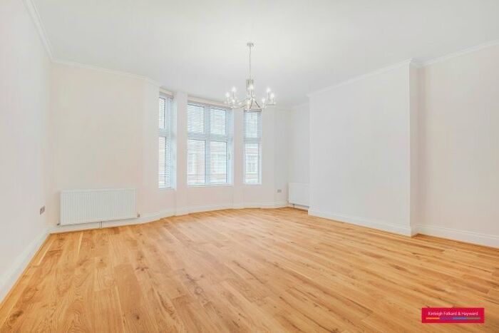 3 Bedroom Flat To Rent In Bickenhall Street, London, W1U