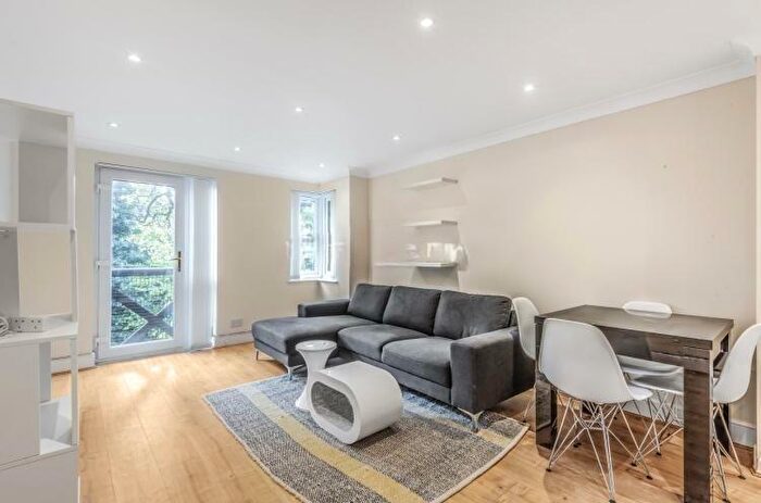 2 Bedroom Flat To Rent In Holden Road, Woodside Park, N12