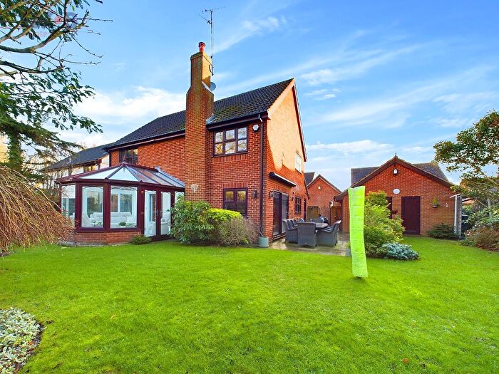 4 Bedroom Detached House For Sale In Green Lane, Eastwood, Leigh-On-Sea Essex, SS9