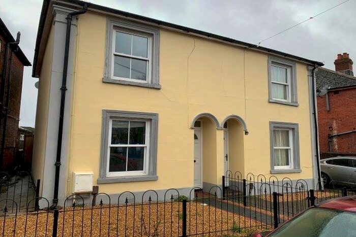 2 Bedroom Semi-Detached House To Rent In Mansion Road, Southampton SO15