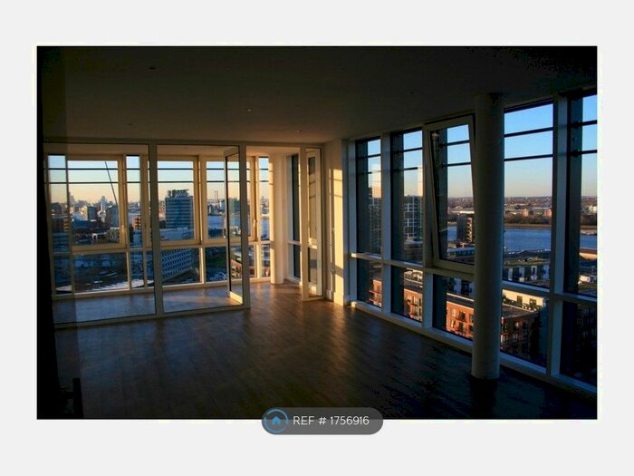 2 Bedroom Flat To Rent In Victory Parade, London, SE18