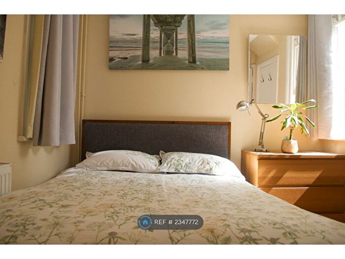 3 Bedroom Flat To Rent In St. Saviour's Road, London, SW2