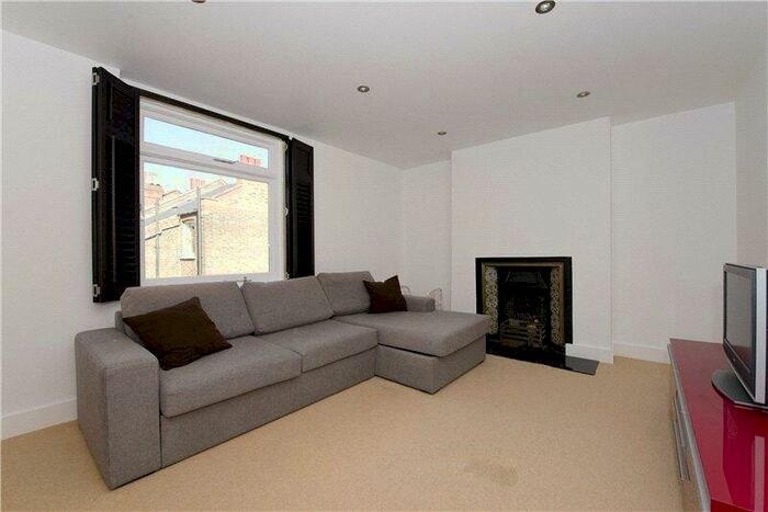 3 Bedroom Flat To Rent In Fieldway Crescent, Highbury, N5