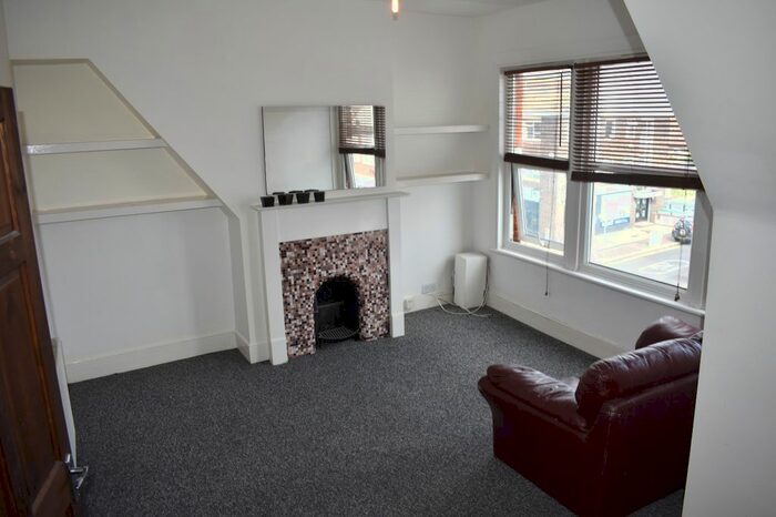 1 Bedroom Flat To Rent In London Road, Westcliff-On-Sea, SS0