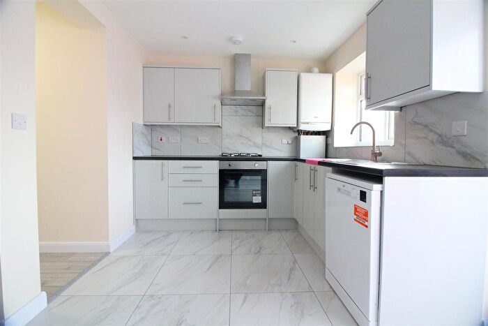 3 Bedroom Property To Rent In Mansfield Drive, Hayes, UB4