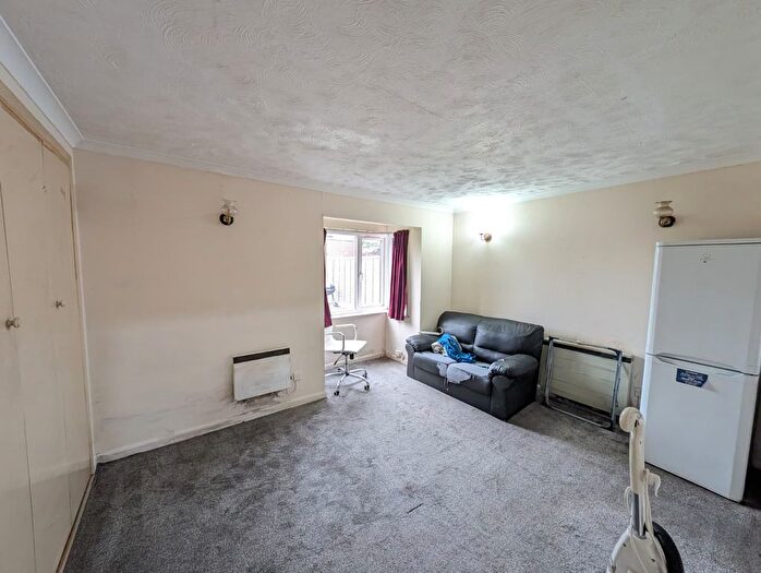 Studio To Rent In Uxbridge, Greater London, UB8