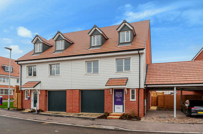 4 Bedroom Semi-Detached House For Sale In Hotham Drive, Binfield, Bracknell, RG42