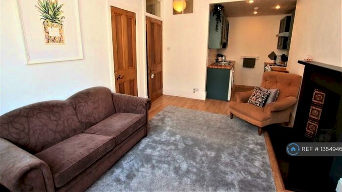 1 Bedroom Flat To Rent In Lochrin Place, Edinburgh, EH3