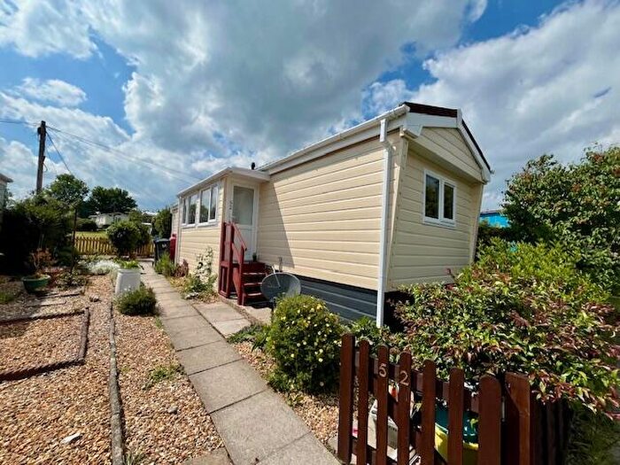 2 Bedroom Park Home For Sale In Heath Farm Park, SP3