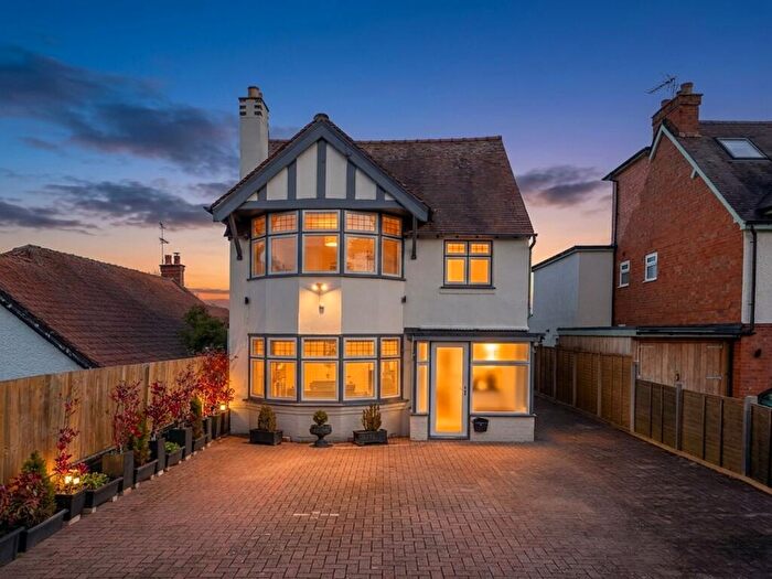 6 Bedroom Detached House For Sale In Alcester Road, Stratford-Upon-Avon, CV37