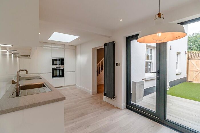 2 Bedroom Detached House To Rent In Pantile Road, Weybridge, KT13