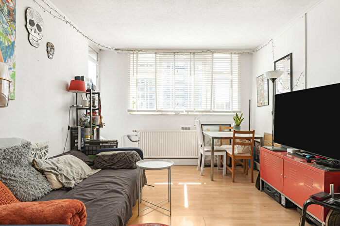 2 Bedroom Apartment For Sale In Pleydell Estate, Lever Street, London, EC1V