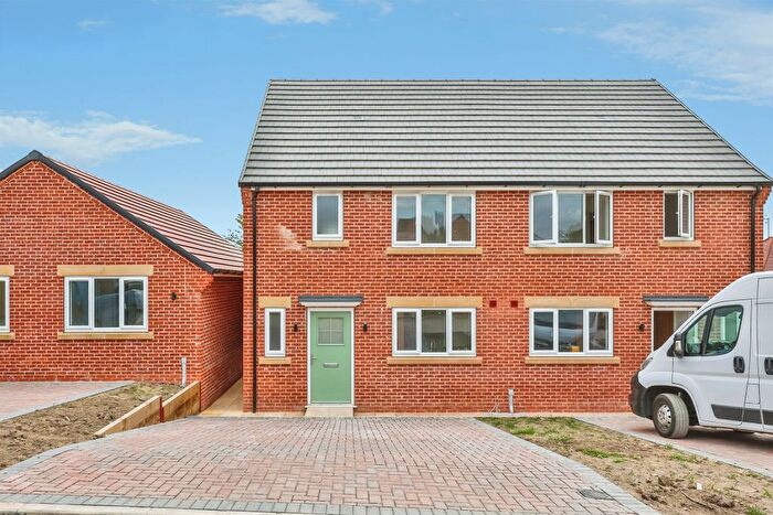 3 Bedroom Semi-Detached House For Sale In Pinfold Road, Giltbrook, Nottingham, NG16
