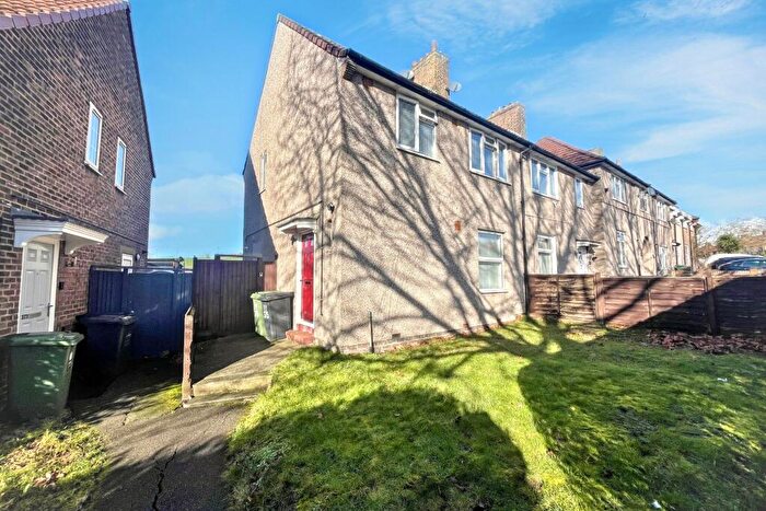 3 Bedroom End Of Terrace House For Sale In Downham Way, Bromley, Kent, BR1