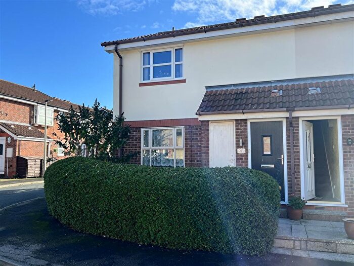 1 Bedroom Flat For Sale In West End View, Cayton, Scarborough, YO11