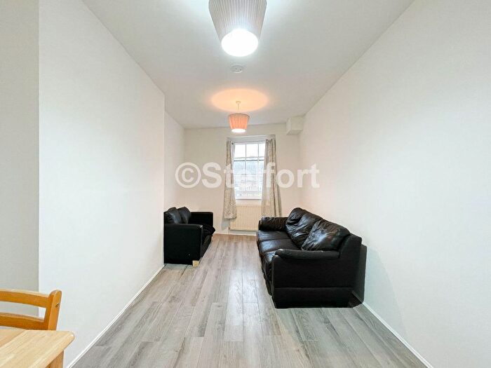 1 Bedroom Flat To Rent In Deptford Broadway, London, SE8