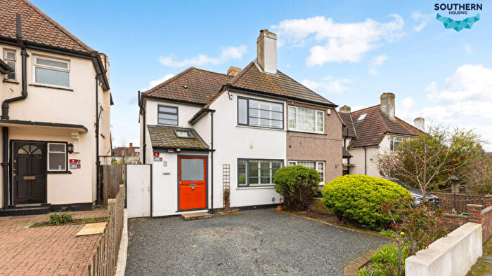 3 Bedroom House For Sale In Clarence Road, Bromley, SE9