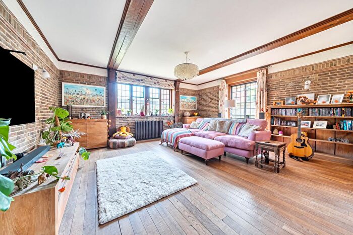 5 Bedroom Detached House For Sale In The Anchorhold, Haywards Heath, RH16