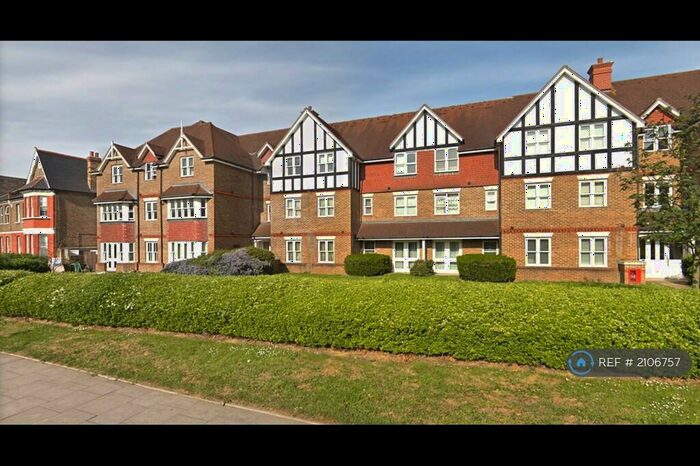 2 Bedroom Flat To Rent In Priory House Court, London, SE6