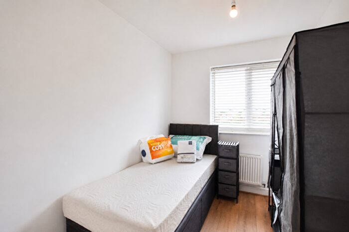 1 Bedroom Town House To Rent In Richards Street, Raunds, NN9