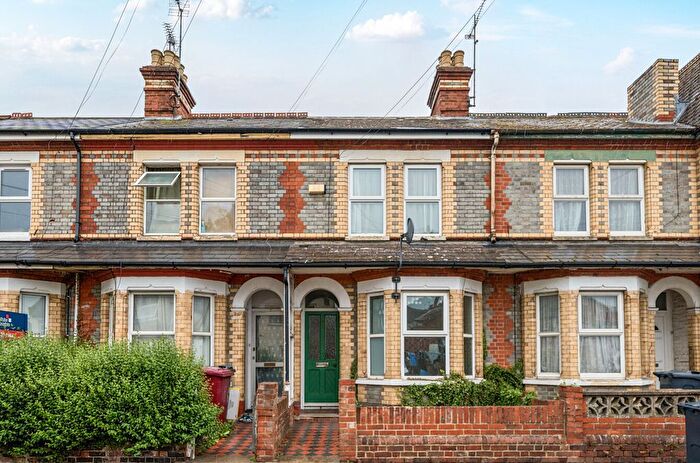 3 Bedroom Terraced House For Sale In Cholmeley Road, Reading, Berkshire, RG1