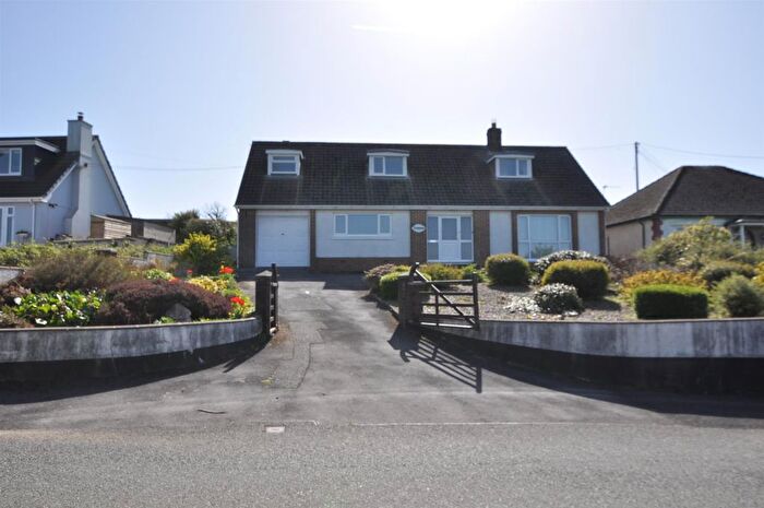 3 Bedroom Detached Bungalow For Sale In Heol Blaengwastod, Llangunnor, Carmarthen, SA31