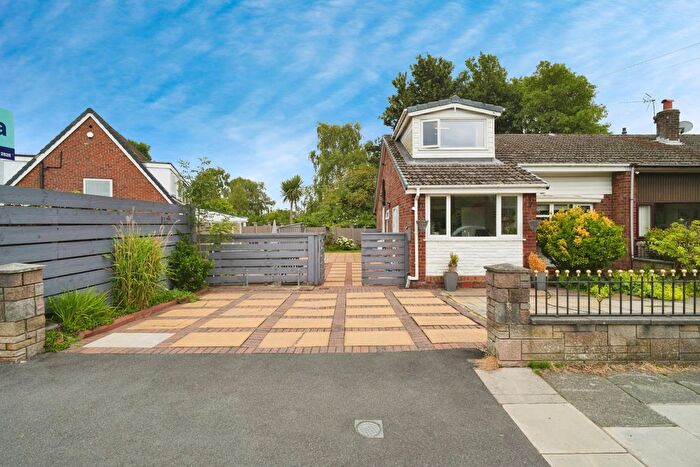 4 Bedroom Semi-Detached House For Sale In Langholm Road, Garswood, Ashton-In-Makerfield, Wigan, WN4