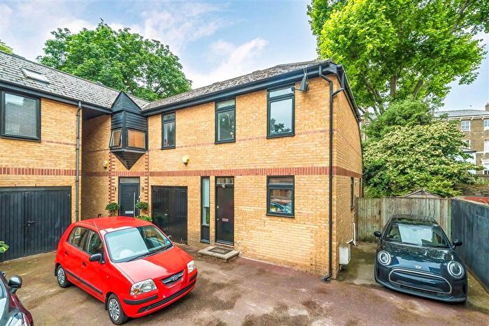 3 Bedroom Semi-Detached House For Sale In Spencer Mews, Stockwell, SW8