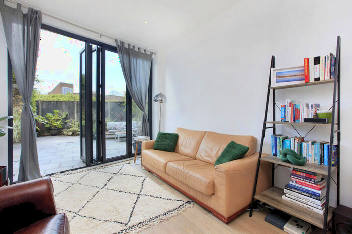 1 Bedroom Flat To Rent In York Road, Battersea, London, SW11