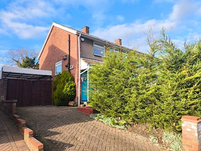 3 Bedroom Semi-Detached House To Rent In Plover Way, Bedford, MK41